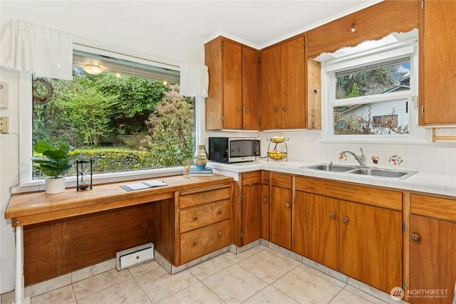 6526 NE 198th Street, Kenmore, WA 98028