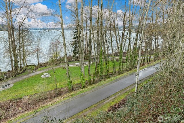 6526 NE 198th Street, Kenmore, WA 98028