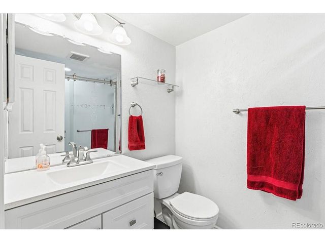 7677 S Monaco Cir, Centennial, CO 80112
