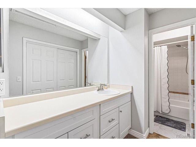7677 S Monaco Cir, Centennial, CO 80112