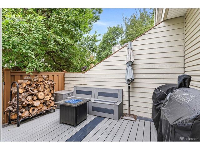 7677 S Monaco Cir, Centennial, CO 80112