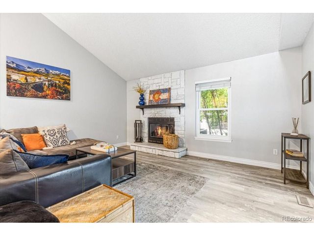 7677 S Monaco Cir, Centennial, CO 80112