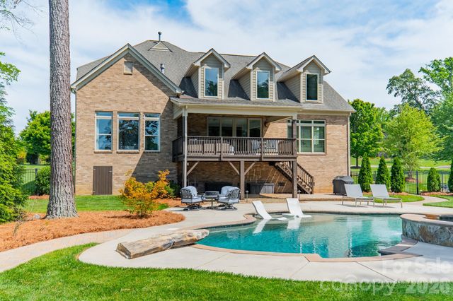 701 Copper Tree Lane, Waxhaw, NC 28173