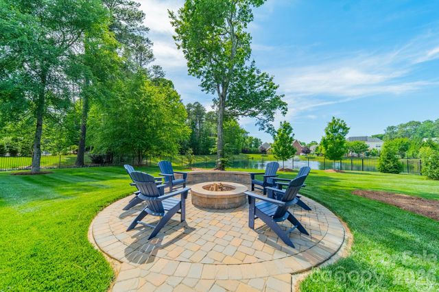 701 Copper Tree Lane, Waxhaw, NC 28173