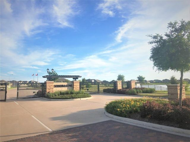 8019 Clearwater Glen Court, Richmond, TX 77407