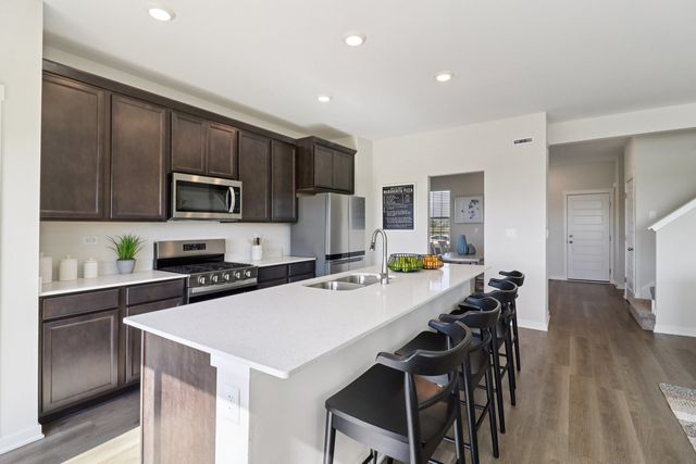 1734 Baler Avenue, Aurora, IL 60503