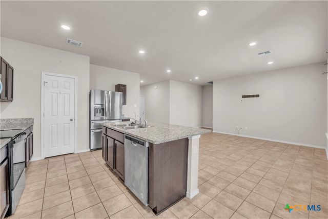 6106 Amelia Earhart Boulevard, Killeen, TX 76543
