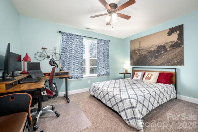 21 Moss Pink Place, Asheville, NC 28806