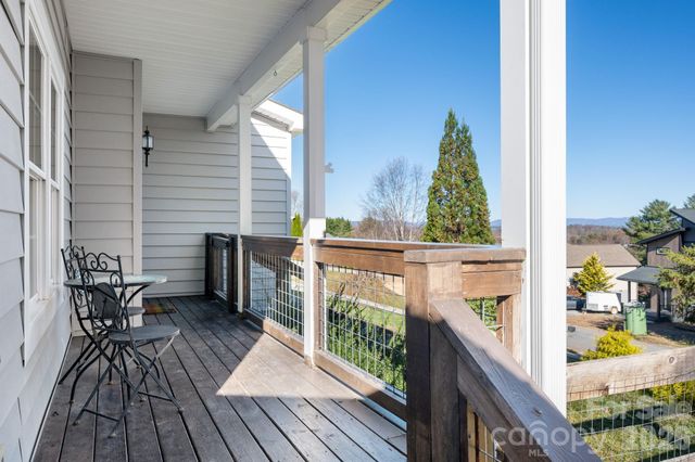 21 Moss Pink Place, Asheville, NC 28806