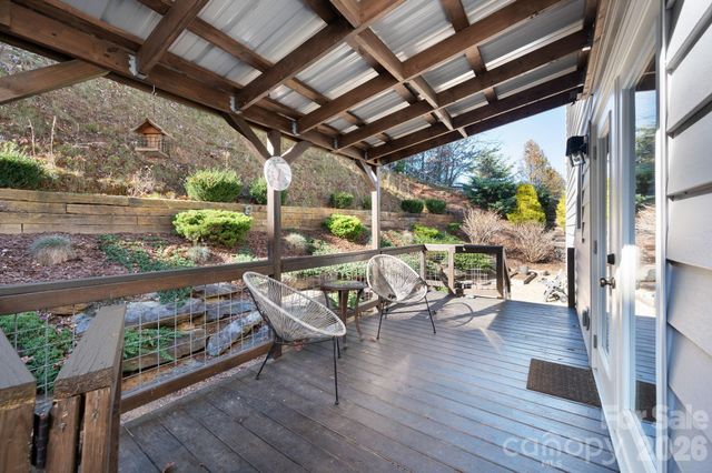 21 Moss Pink Place, Asheville, NC 28806