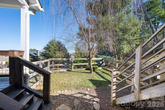 21 Moss Pink Place, Asheville, NC 28806