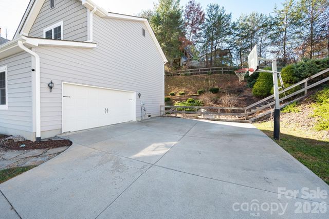 21 Moss Pink Place, Asheville, NC 28806