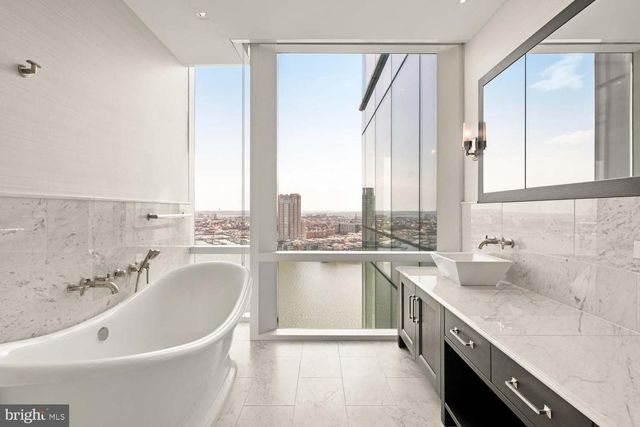 300 International Dr Unit 1904, Baltimore, MD 21202