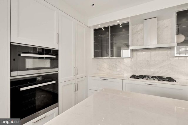 300 International Dr Unit 1904, Baltimore, MD 21202
