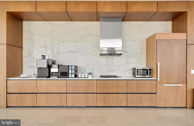 300 International Dr Unit 1904, Baltimore, MD 21202