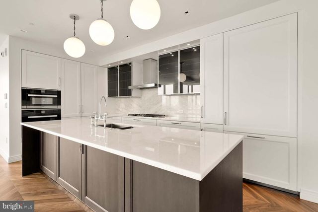 300 International Dr Unit 1904, Baltimore, MD 21202