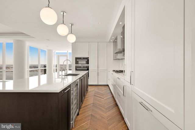 300 International Dr Unit 1904, Baltimore, MD 21202