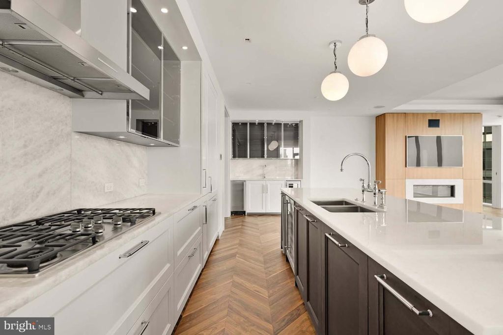 300 International Dr Unit 1904, Baltimore, MD 21202