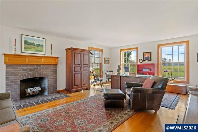 41235 Oupor Dr, Scio, OR 97374