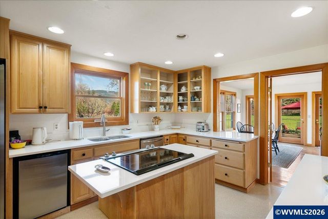 41235 Oupor Dr, Scio, OR 97374