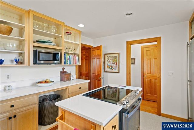 41235 Oupor Dr, Scio, OR 97374