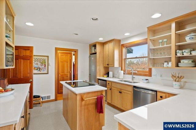 41235 Oupor Dr, Scio, OR 97374