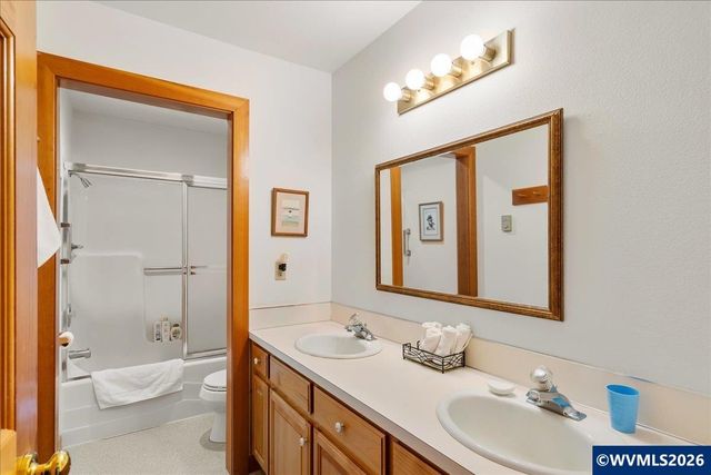 41235 Oupor Dr, Scio, OR 97374