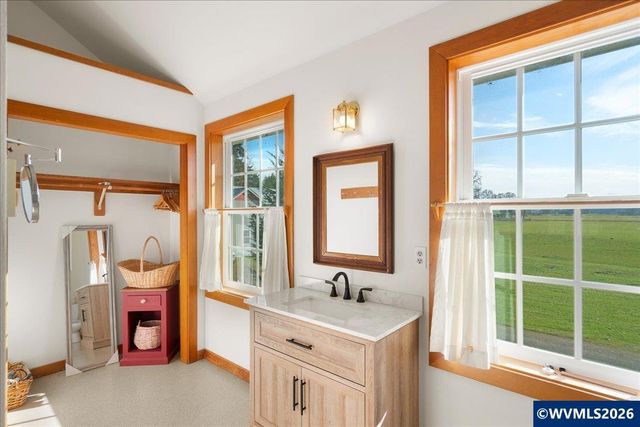 41235 Oupor Dr, Scio, OR 97374