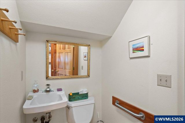 41235 Oupor Dr, Scio, OR 97374