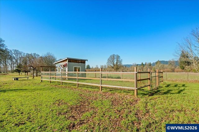 41235 Oupor Dr, Scio, OR 97374