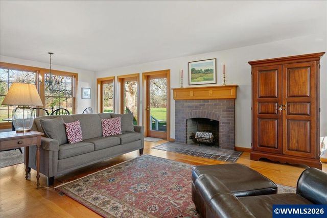 41235 Oupor Dr, Scio, OR 97374