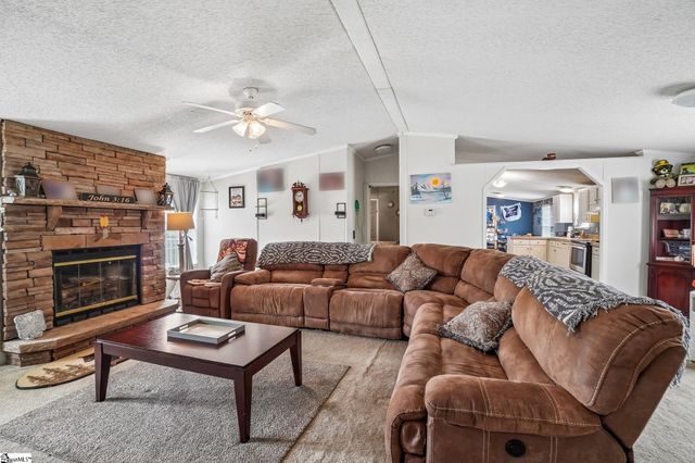 620 Courtland Way, Greer, SC 29651