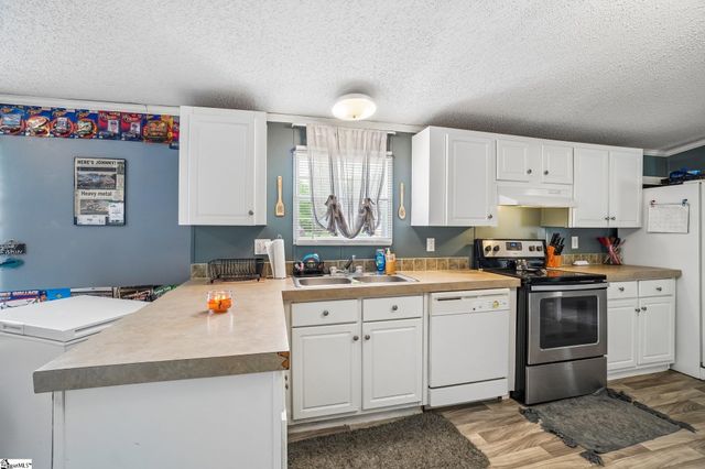620 Courtland Way, Greer, SC 29651
