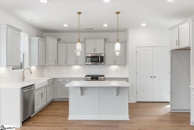 118 Terpack Court, Gray Court, SC 29645