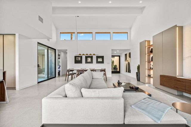 391 Gran Via, Palm Desert, CA 92260