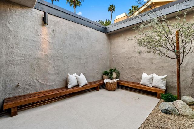 391 Gran Via, Palm Desert, CA 92260