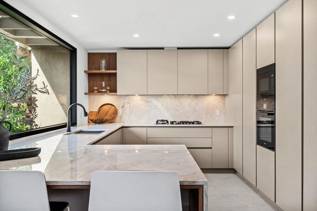 391 Gran Via, Palm Desert, CA 92260