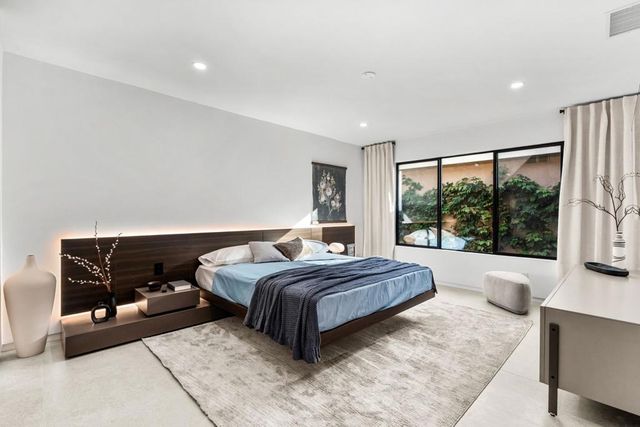 391 Gran Via, Palm Desert, CA 92260