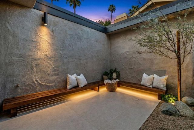 391 Gran Via, Palm Desert, CA 92260