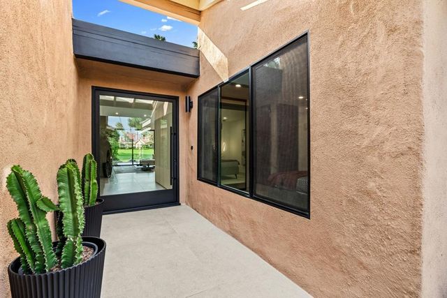 391 Gran Via, Palm Desert, CA 92260