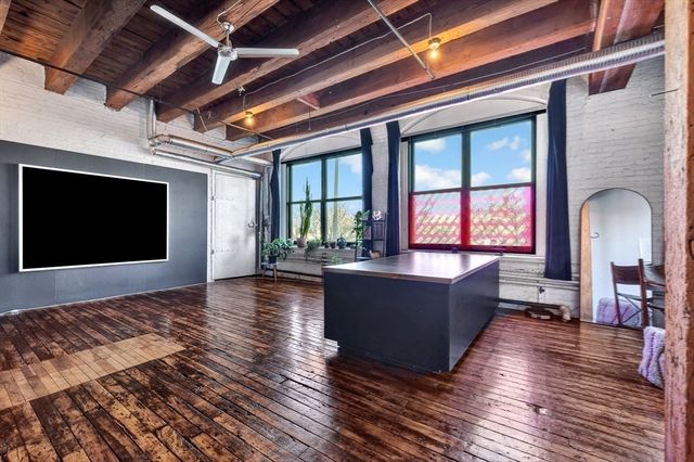 249 A Studio 26, Boston, MA 02210