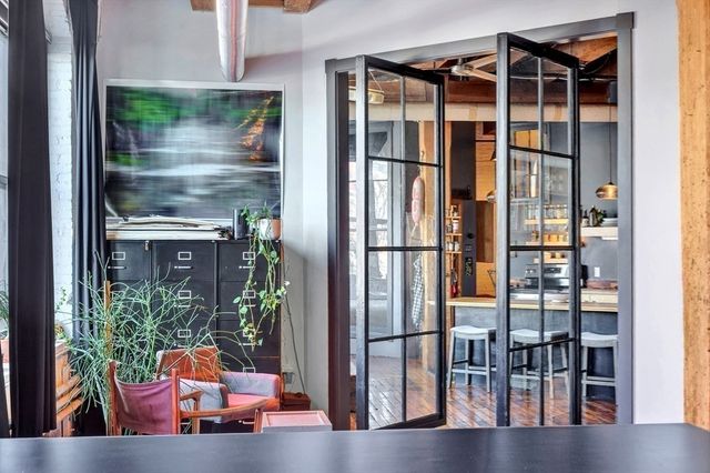 249 A Studio 26, Boston, MA 02210