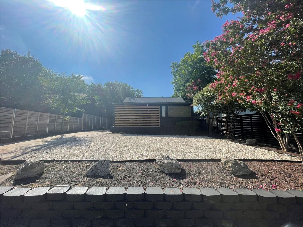 1403 Newfield LN, Austin, TX 78703