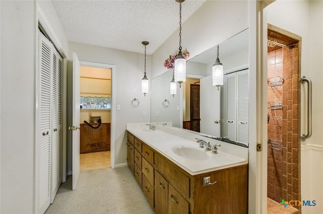 7 Brenda Lane, Round Rock, TX 78665
