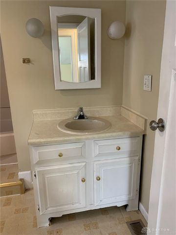 154 W Hudson Avenue, Dayton, OH 45405