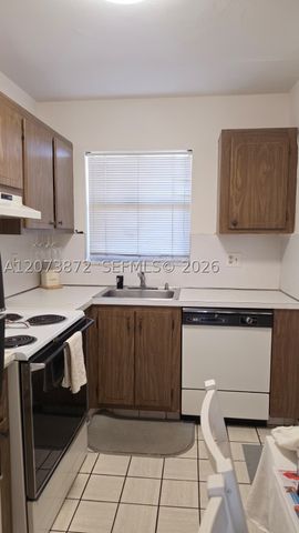 8000 N Sunrise Lakes Dr 309, Sunrise, FL 33322