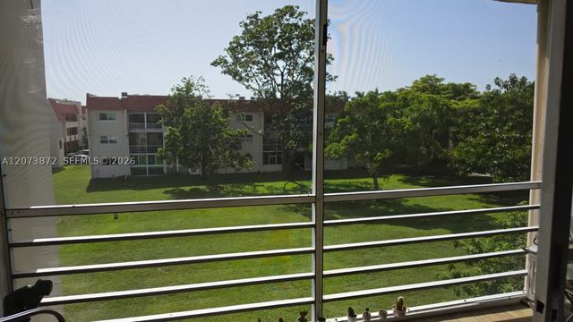 8000 N Sunrise Lakes Dr 309, Sunrise, FL 33322