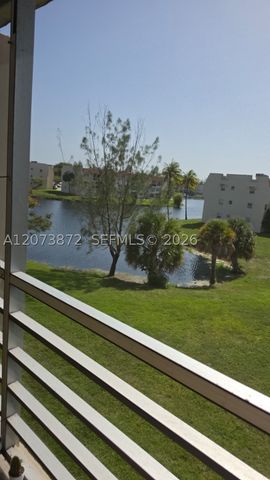 8000 N Sunrise Lakes Dr 309, Sunrise, FL 33322