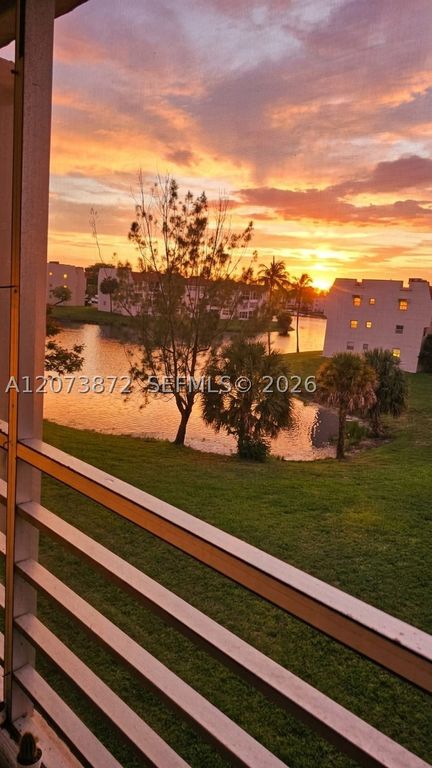 8000 N Sunrise Lakes Dr 309, Sunrise, FL 33322