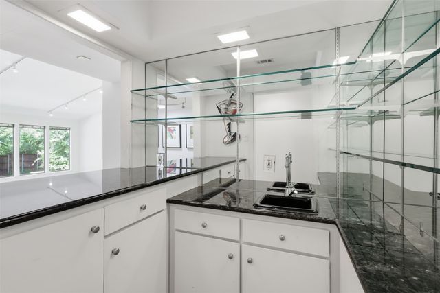 7211 Valley View Place, Dallas, TX 75240